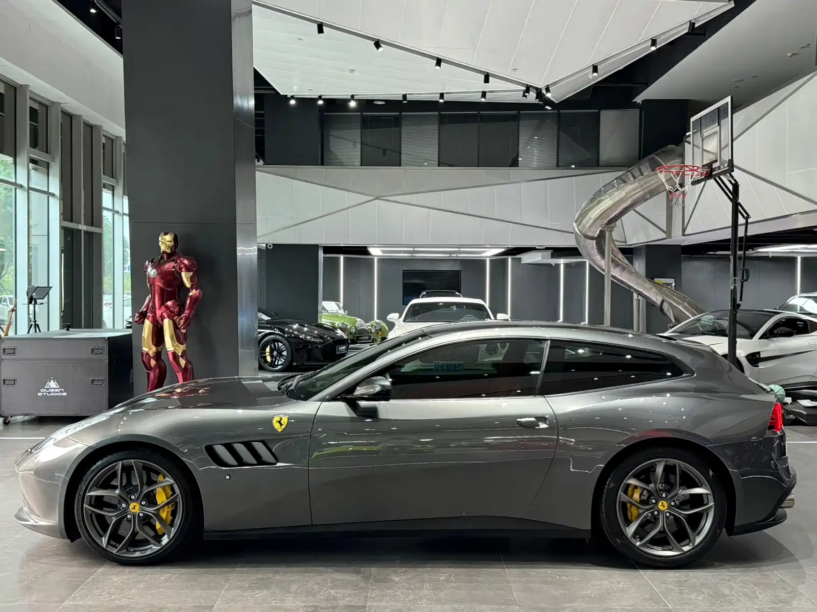 Photo 4 - Ferrari GTC4Lusso