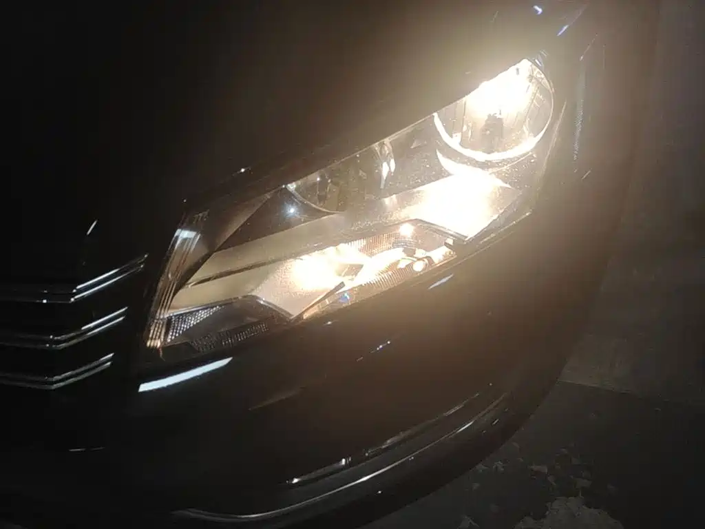 Volkswagen Passat 2015 1.8TSI DSG Honor Edition фото 23