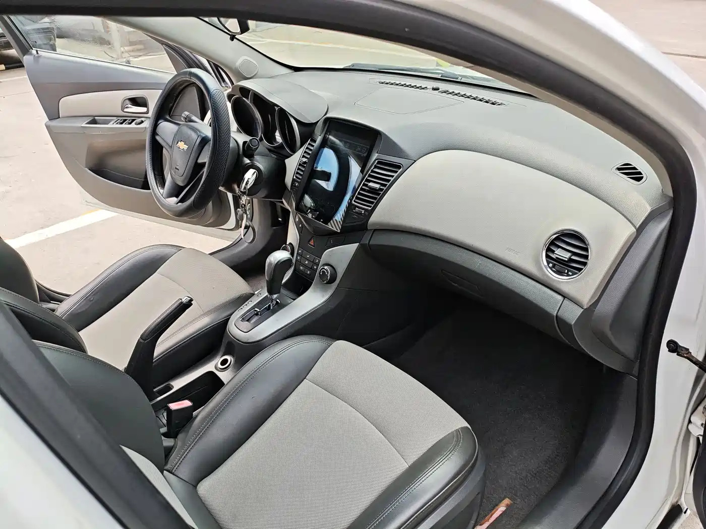Chevrolet Cruze 2013 1.6L SL Universe AT фото 8