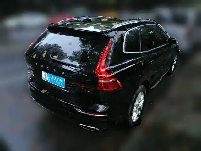 Volvo XC60 2021 T5 AWD Momentum — фото 2