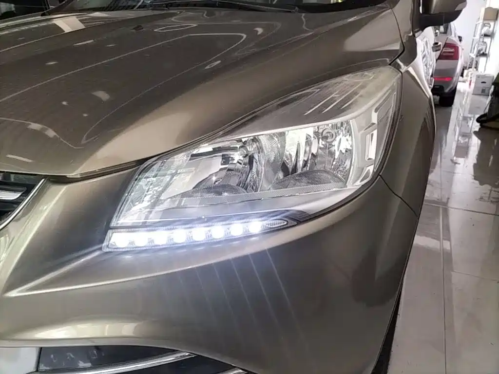 Фото 24 - Ford Kuga