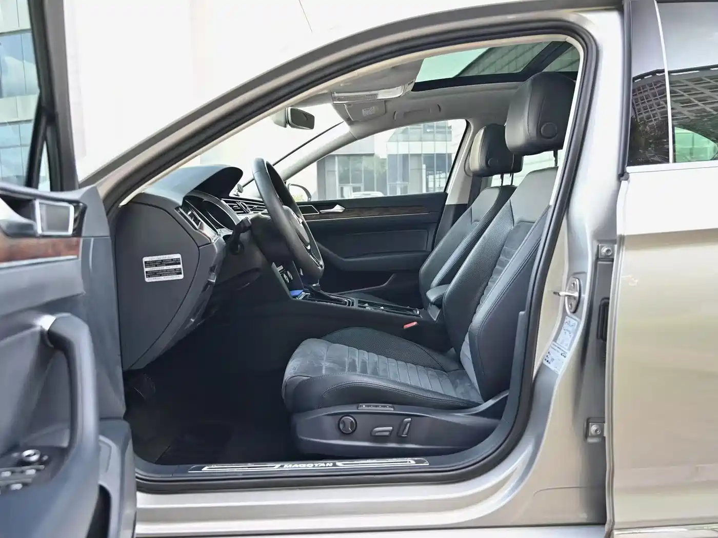 Volkswagen Magotan 2017 330TSI DSG Premium фото 10