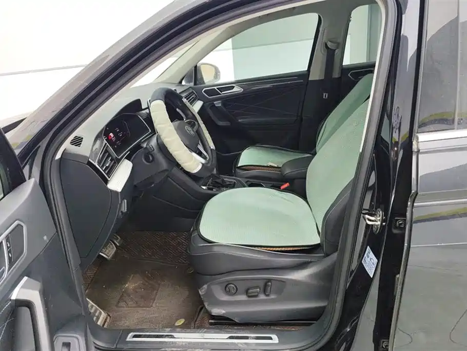 Volkswagen Tiguan L 2024 330TSI Automatic 2WD R-Line Premium Enjoyment Edition фото 9
