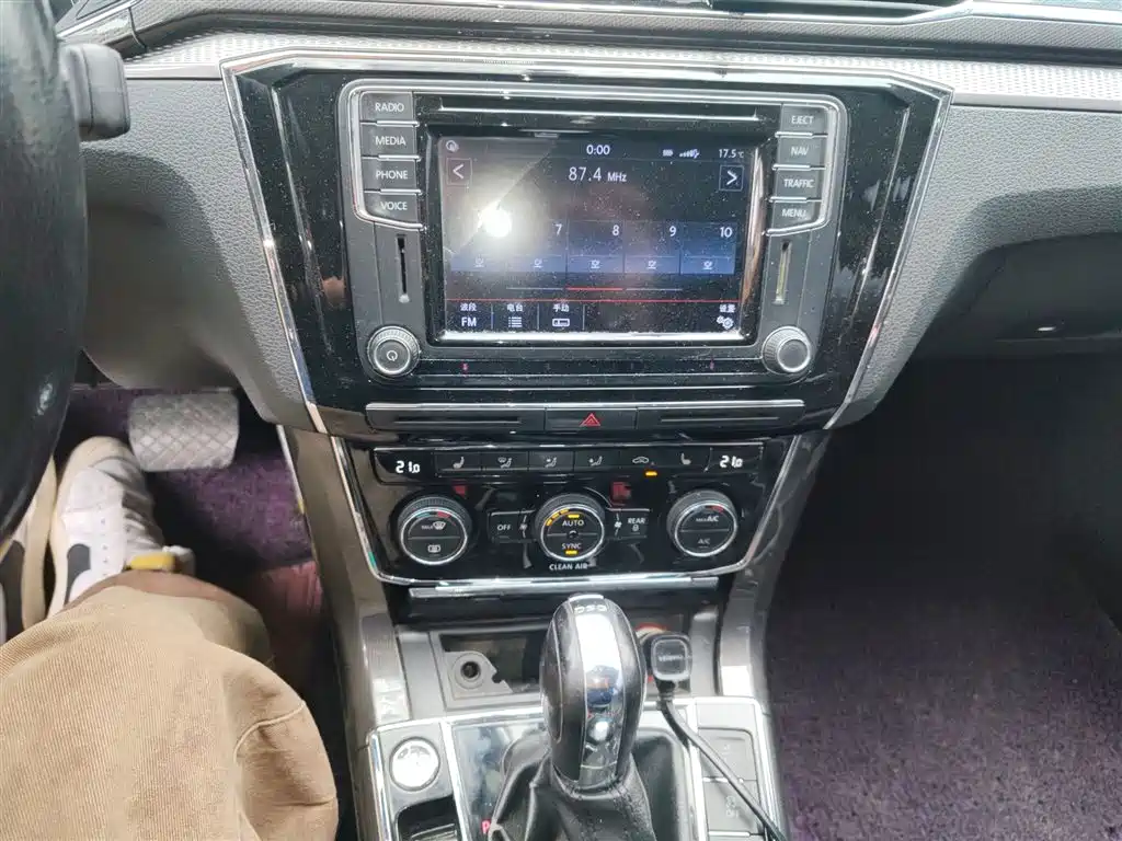 Volkswagen Passat 2016 330TSI DSG Executive Edition фото 6