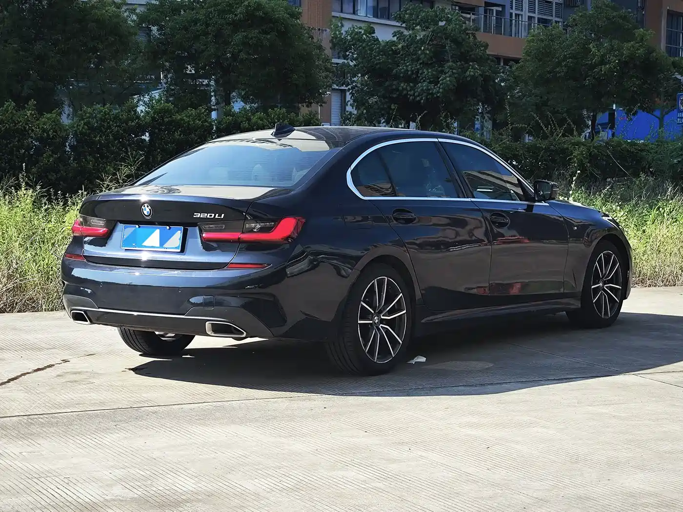 Photo 3 - BMW 3 Series