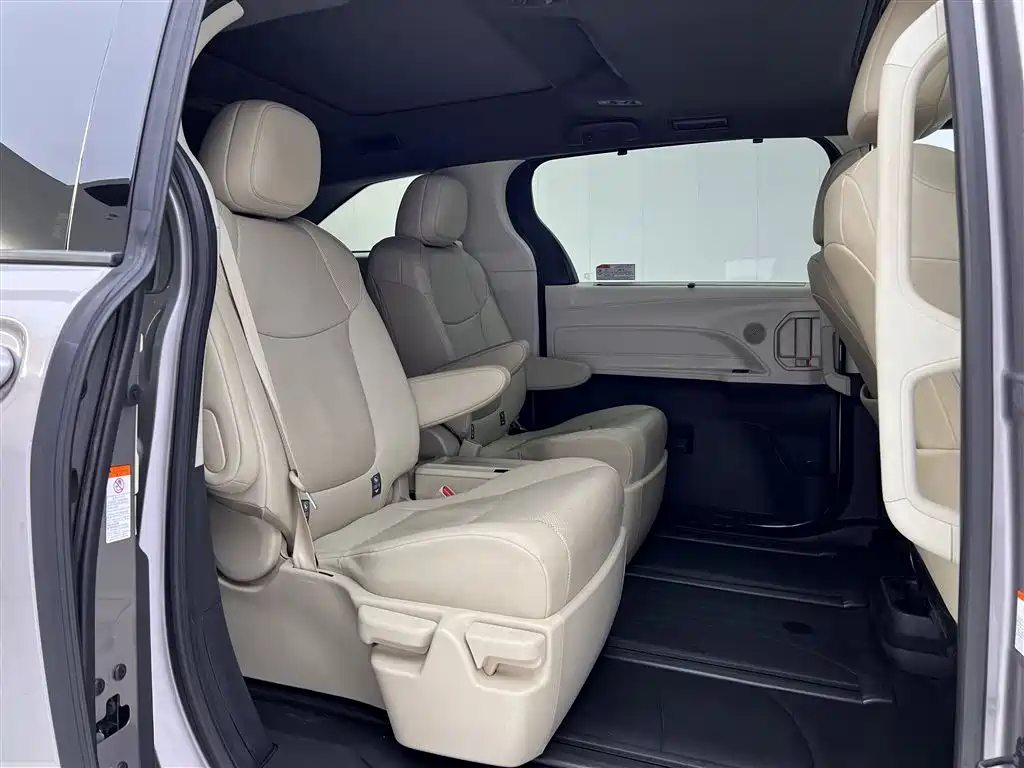 Toyota Granvia 2023 2.5L Hybrid Prestige PLUS Edition фото 24