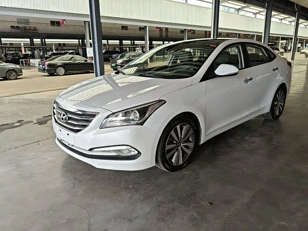 Photo 1 - Hyundai Mistra