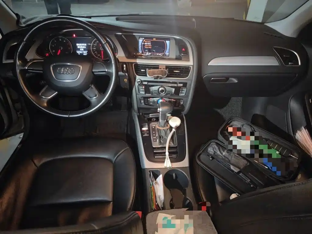 Фото 13 - Audi A4L