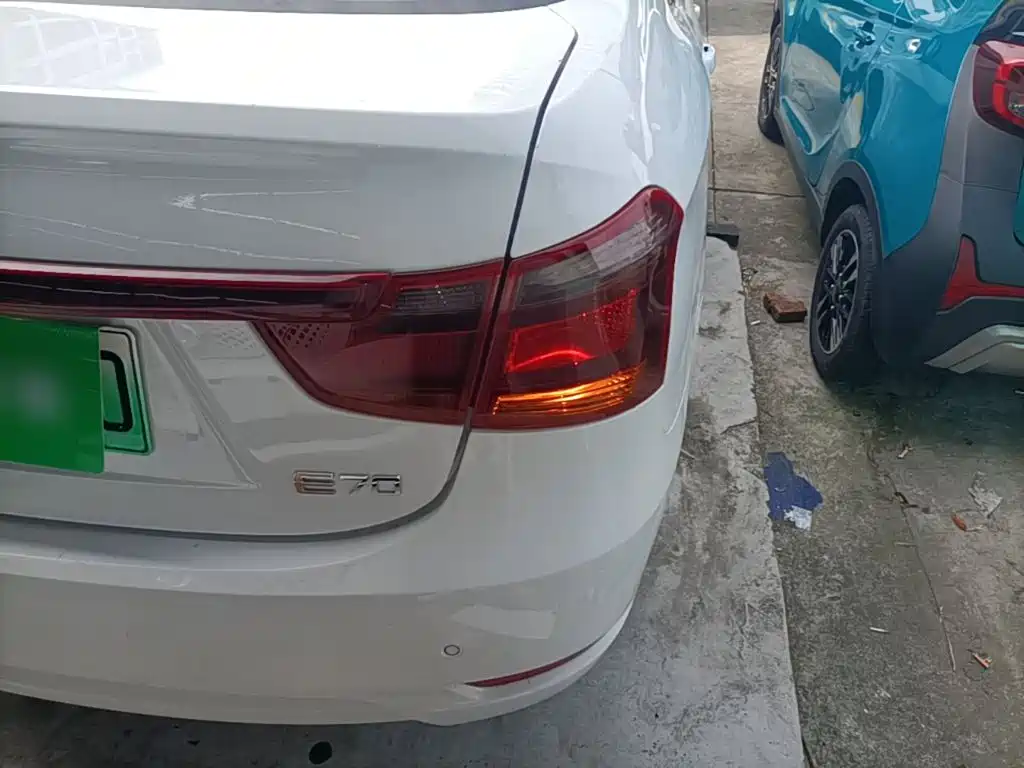Dongfeng Aeolus Dongfeng Fengshen E70 2023 2023 400H Battery Swap Taxi Version