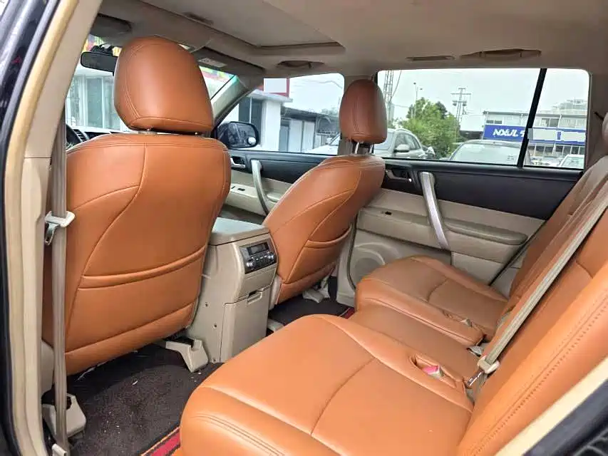 Toyota Highlander 2012 2.7L 2WD 7-Seater Luxury Edition фото 6