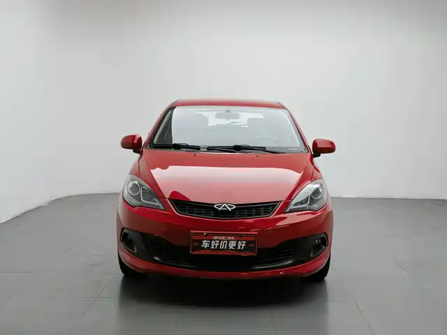 Chery Fengyun 2 2013 Hatchback 1.5L AMT Sharp Edition — фото 3