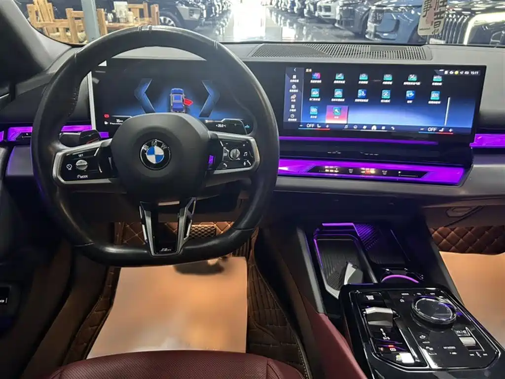 BMW 5 Series 2024 530Li Leading M Sport Package фото 22