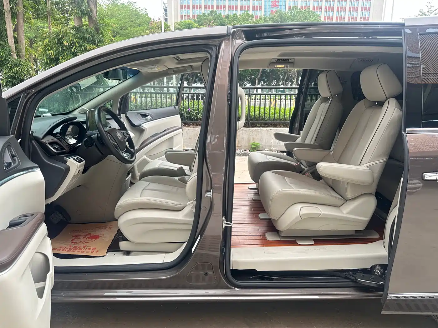 Buick GL8 2021 Land Business Class 652T Luxury фото 9