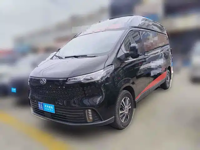  SAIC Maxus Xintu V70 2023 Model 2.0T Luxury Edition Automatic Long Wheelbase Medium Roof 9-Seater