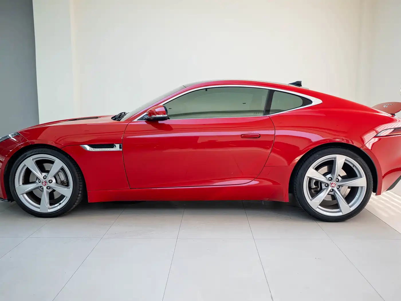 Jaguar F-TYPE 2018 2019 2.0T Coupe
