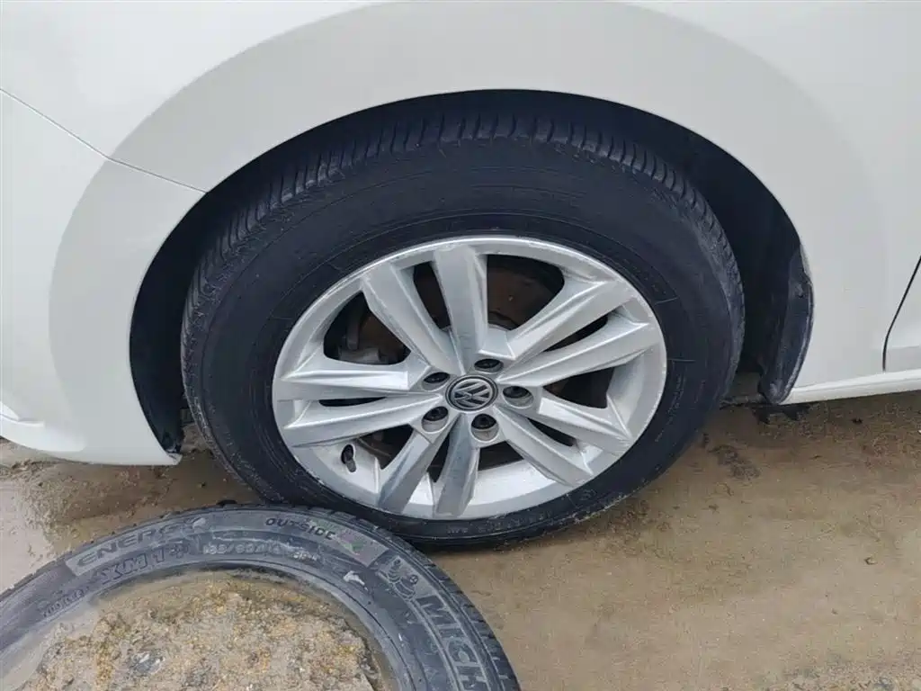Volkswagen Santana 2016 1.6L Automatic Comfort Edition фото 23