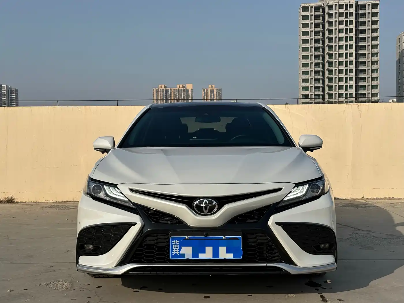 Toyota Camry 2023 2.0G Luxury Edition фото 2