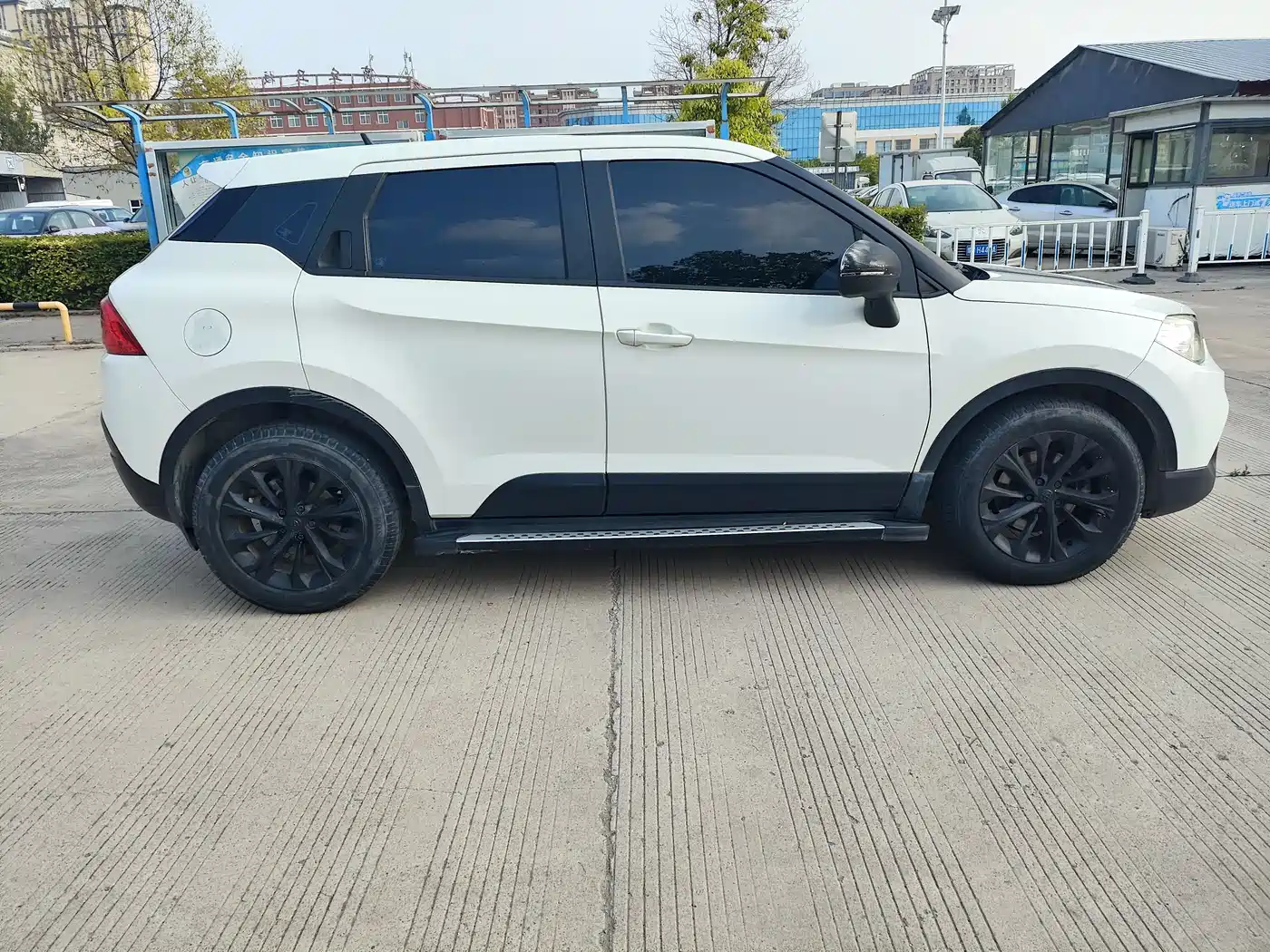 Фото 4 - Zhonghua V3