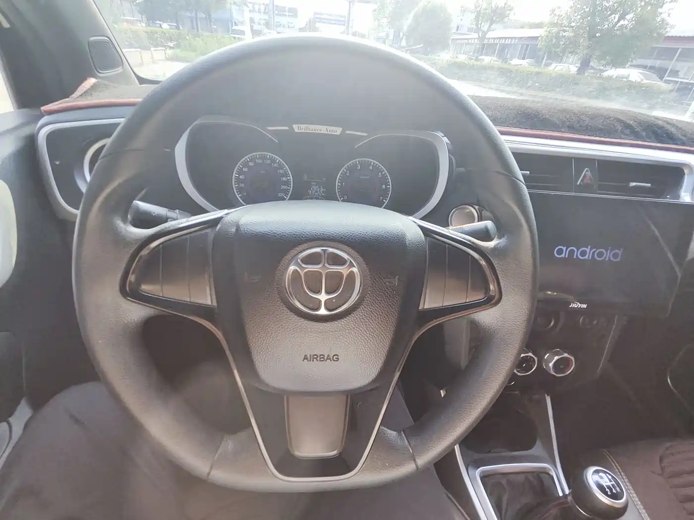 Фото 15 - Zhonghua V3