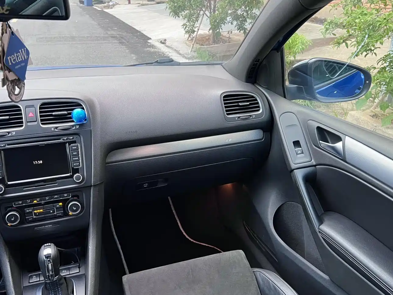 Volkswagen Golf (Import) 2011 2.0TSI R фото 14