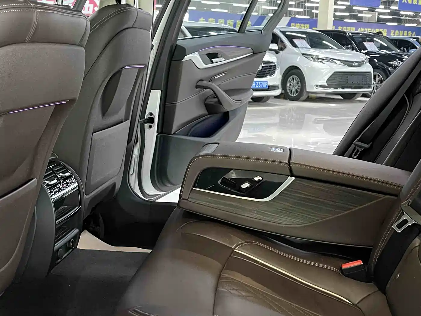BMW 5 Series 2018 530Li Leading Luxury Package фото 10