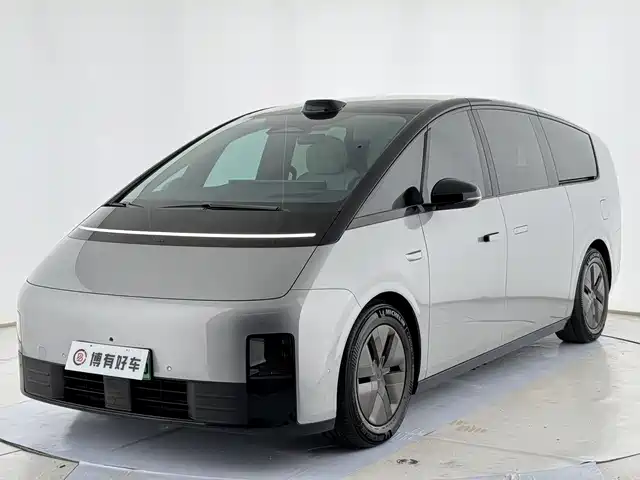 Li Auto MEGA Ultra