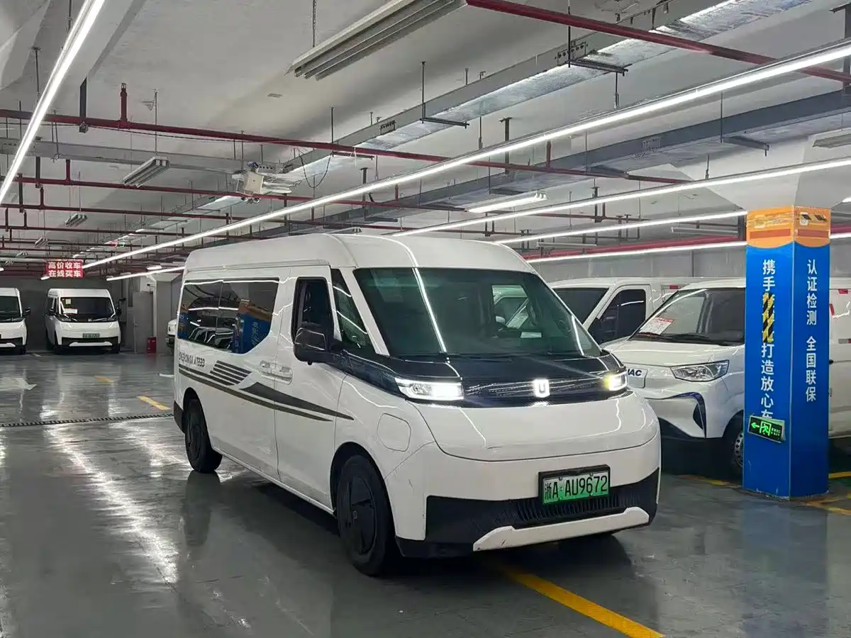 Фото 3 - Yuan Cheng Farizon Super VAN