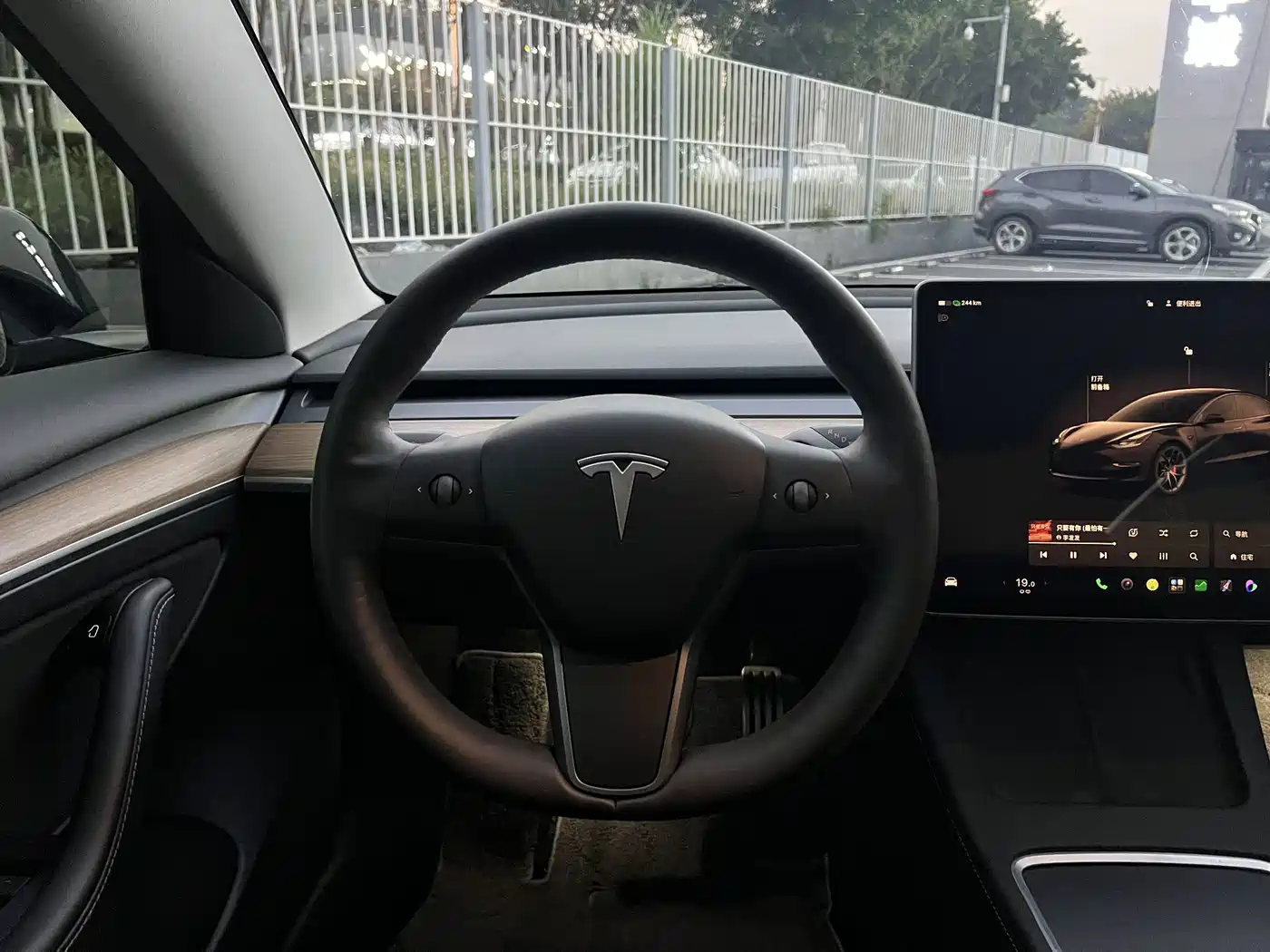 Фото 13 - Tesla Model 3