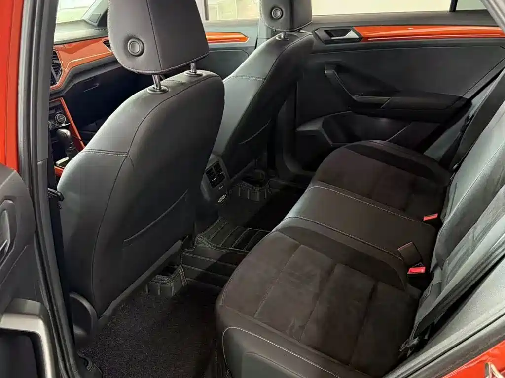 Volkswagen T-ROC 2019 280TSI DSG 2WD Luxury Type China VI фото 8