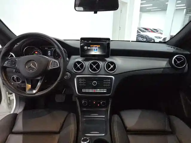 Mercedes-Benz CLA (Import) 2017 Facelift CLA 200 Style — фото 4