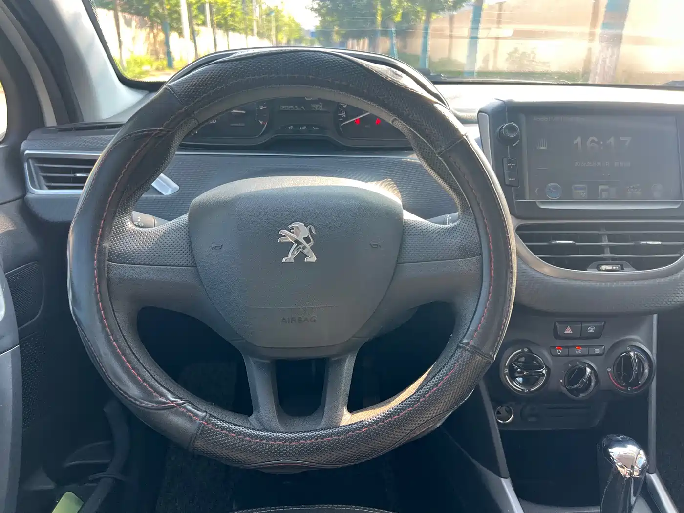 Peugeot 2008 2014 2014 1.6L Automatic Trend Edition