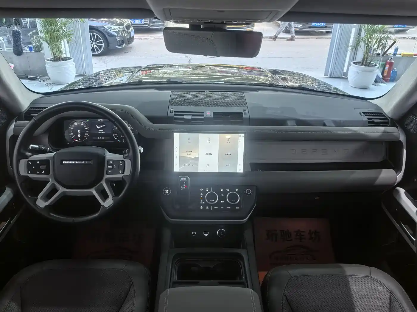 Land Rover Defender 2022 Model 90 3.0T P400 XS фото 5