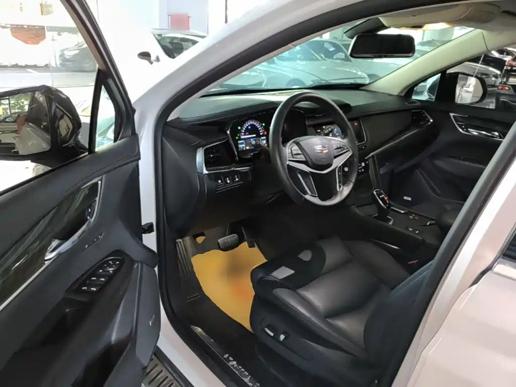 Cadillac XT5 2017 2016 25T Luxury Model