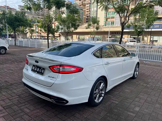 Ford Mondeo 2013 2.0L GTDi240 Luxury Sport — фото 4