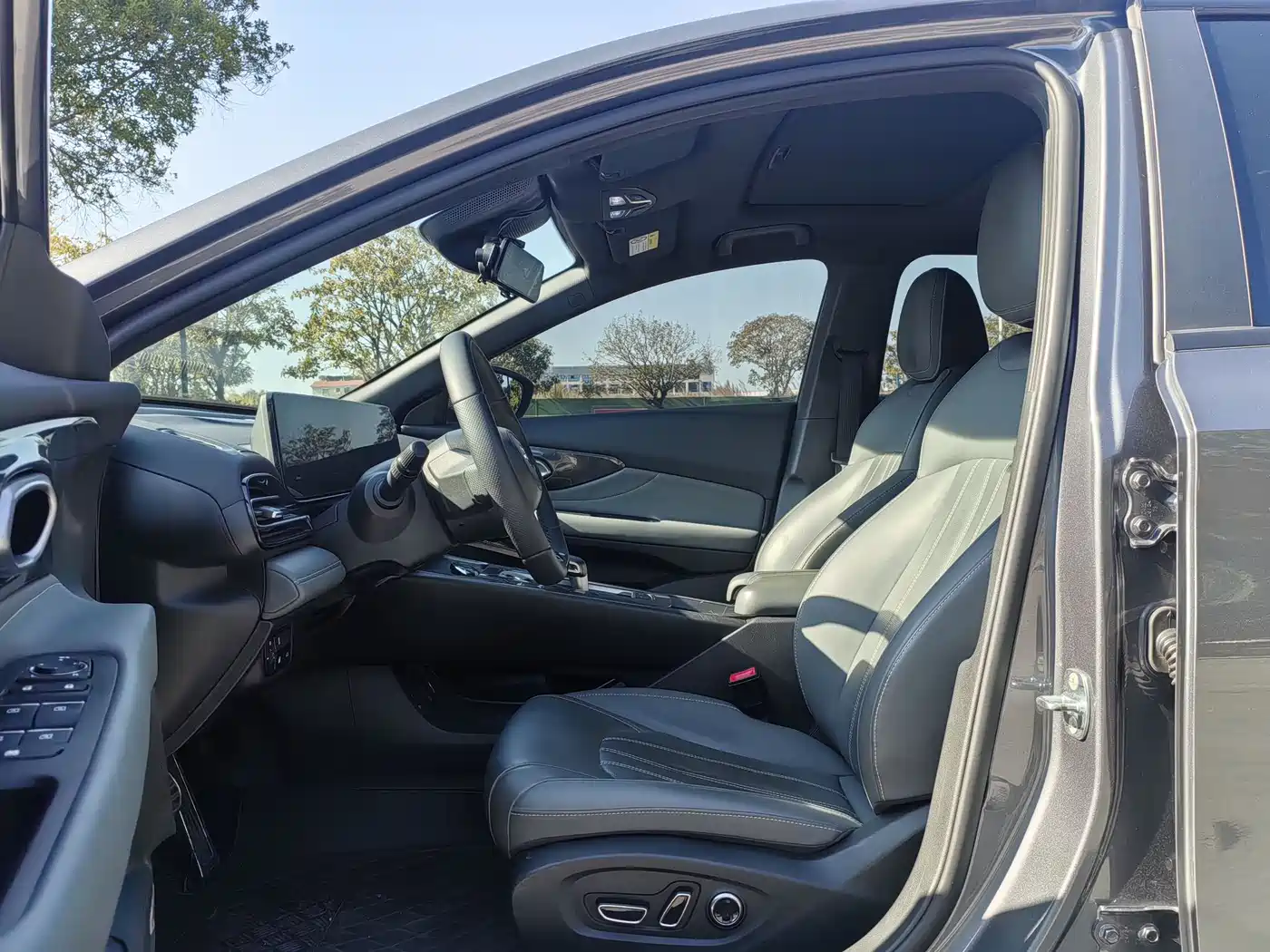 GAC Trumpchi Trumpchi Emkoo 2024 Model 270T DCT Shadow Leopard R-Style Edition фото 4