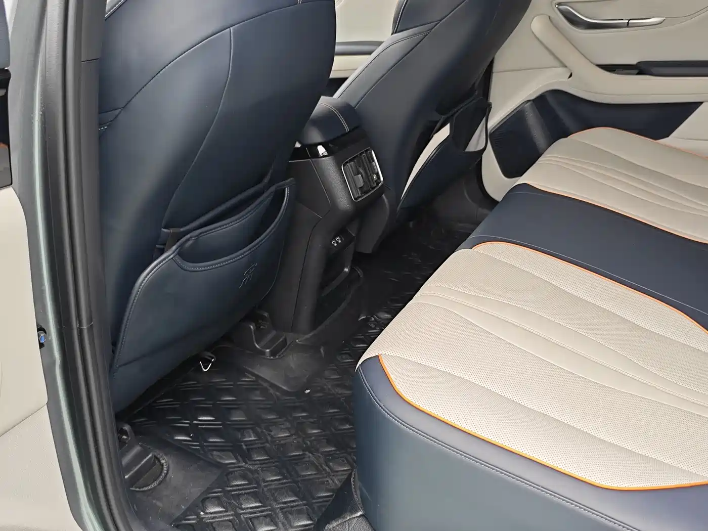 BYD Song PLUS PHEV 2021 DM-i 110KM Flagship PLUS фото 8