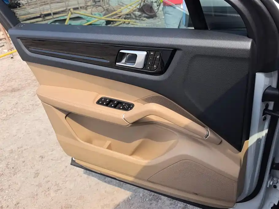 PORSCHE CAYENNE NEW ENERGY