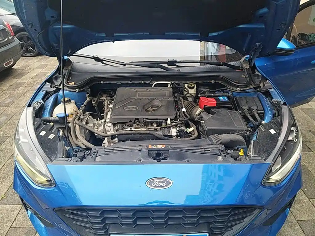 Фото 20 - Ford Focus
