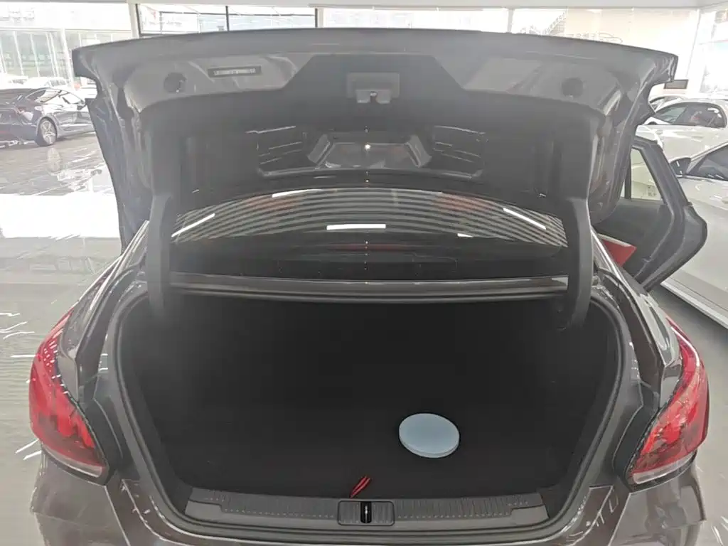 MG MG5 2021 2021 Model 300TGI DCT Youth Luxury Flagship