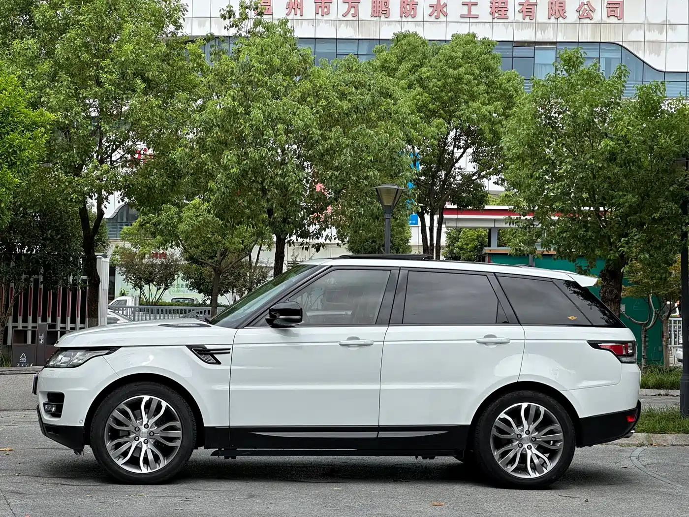 Фото 4 - Land Rover Range Rover Sport