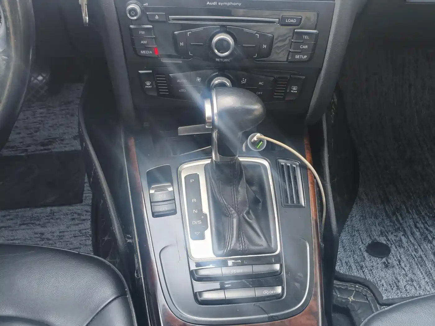 Фото 10 - Audi A4L