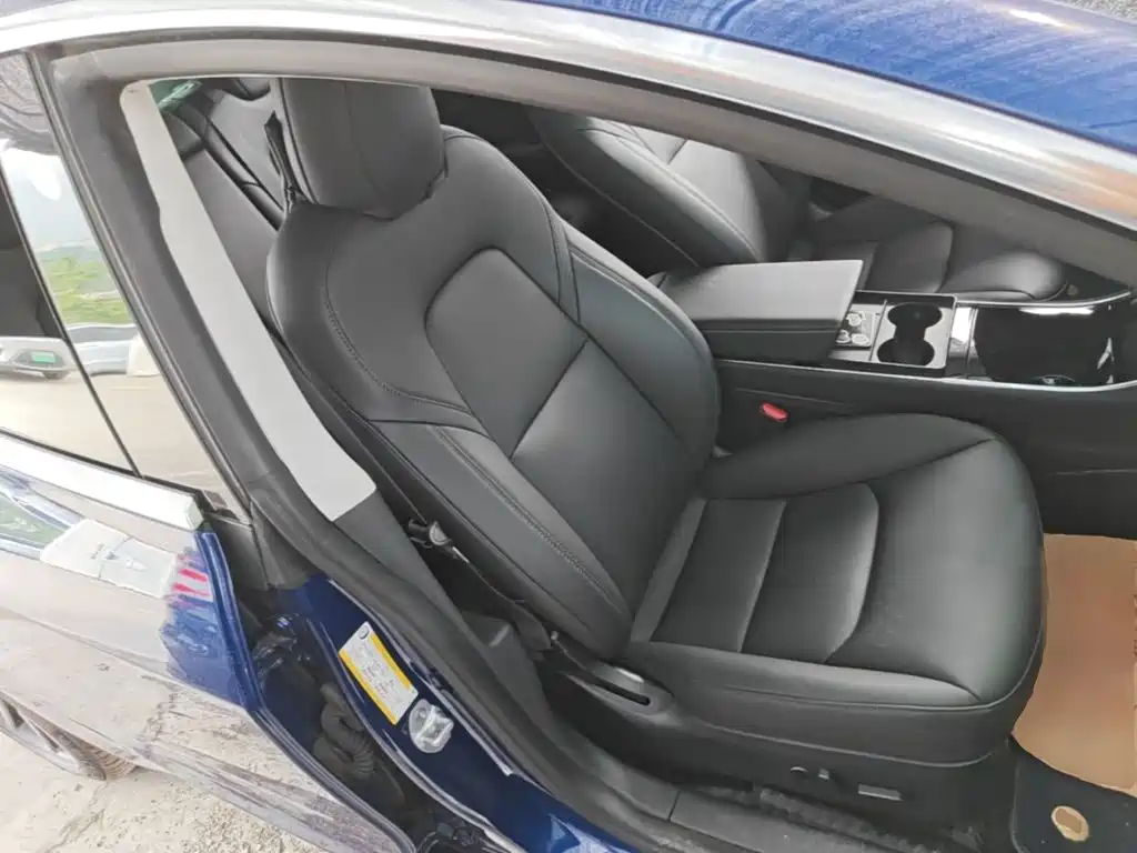 Фото 25 - Tesla Model 3