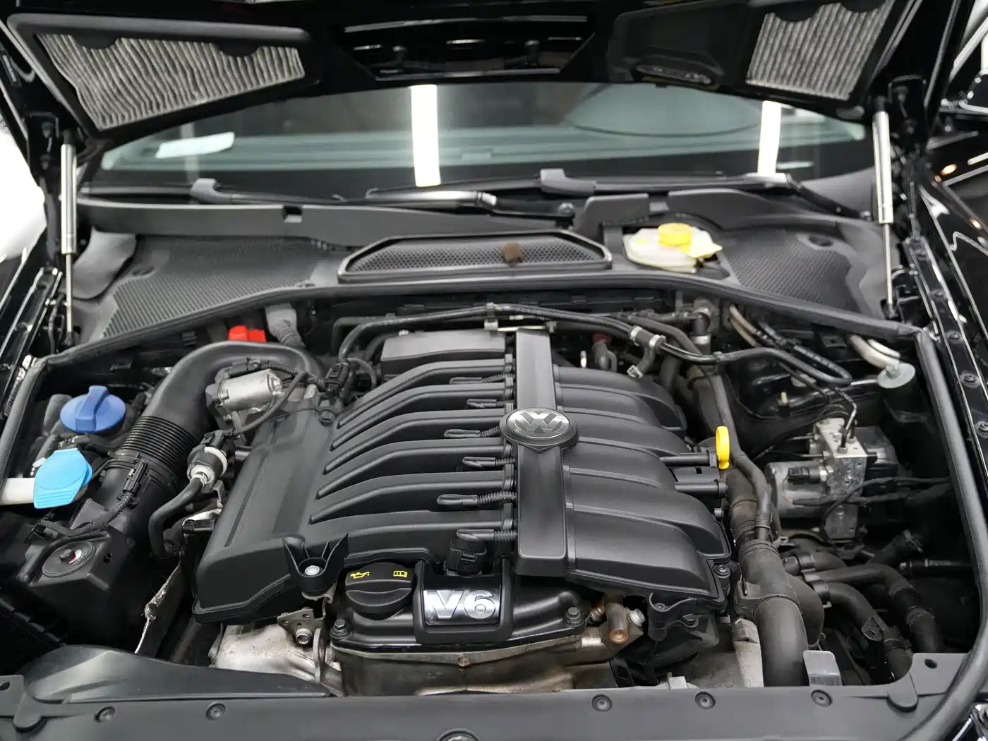 Volkswagen Phaeton 2015 Model 3.0L Exclusive Edition фото 17