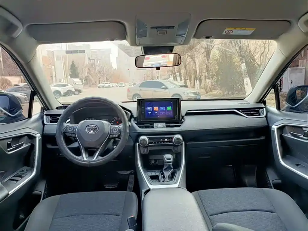 Toyota RAV4 Rongfang 2022 2.0L CVT 2WD Urban Edition фото 16