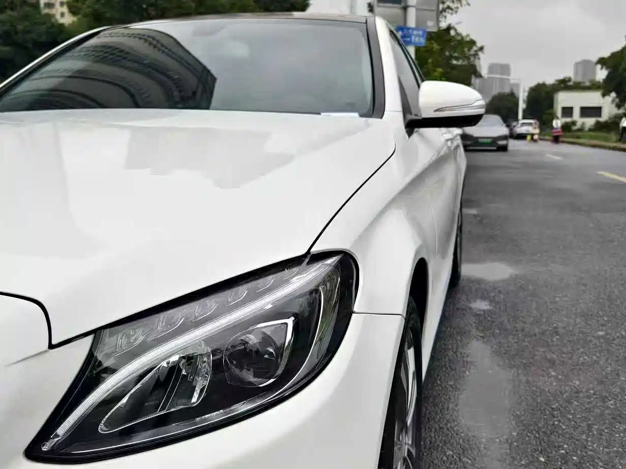 Фото 17 - Mercedes-Benz C-Class