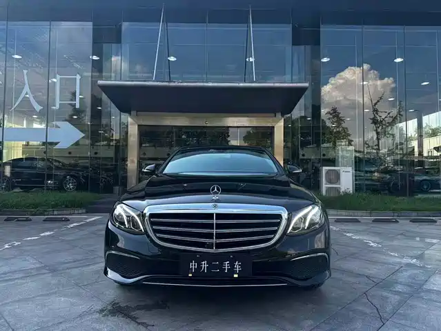 Mercedes-Benz E-Class 2019 Facelift E 300 L Fashion — фото 2