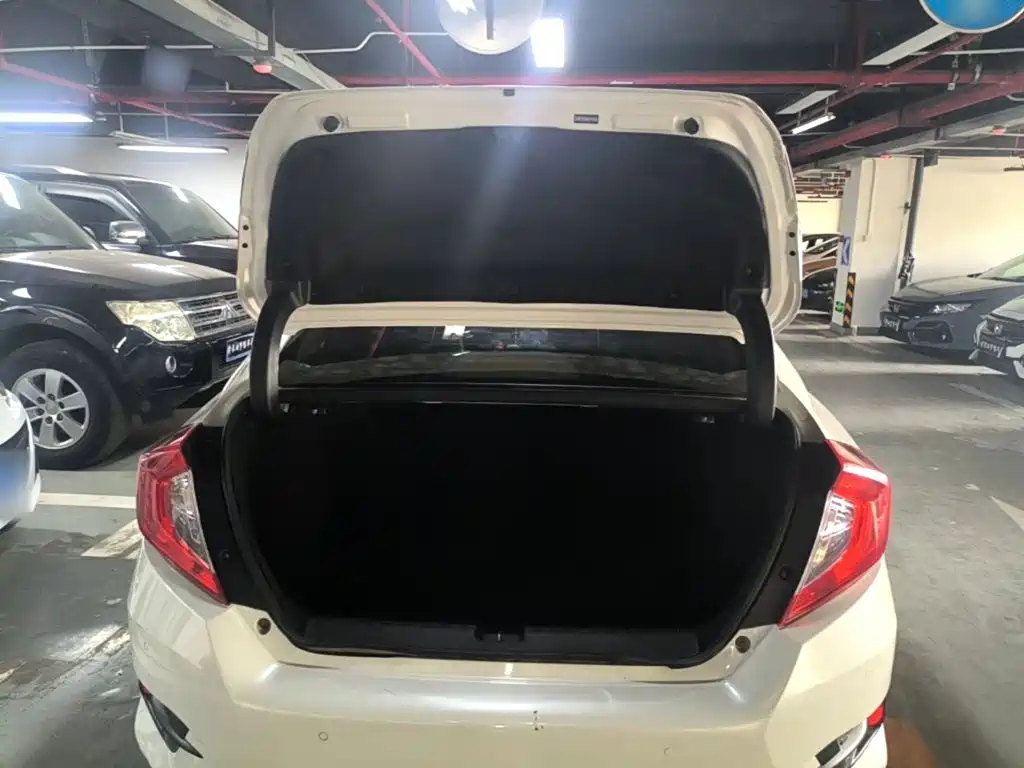 Фото 19 - Honda Civic