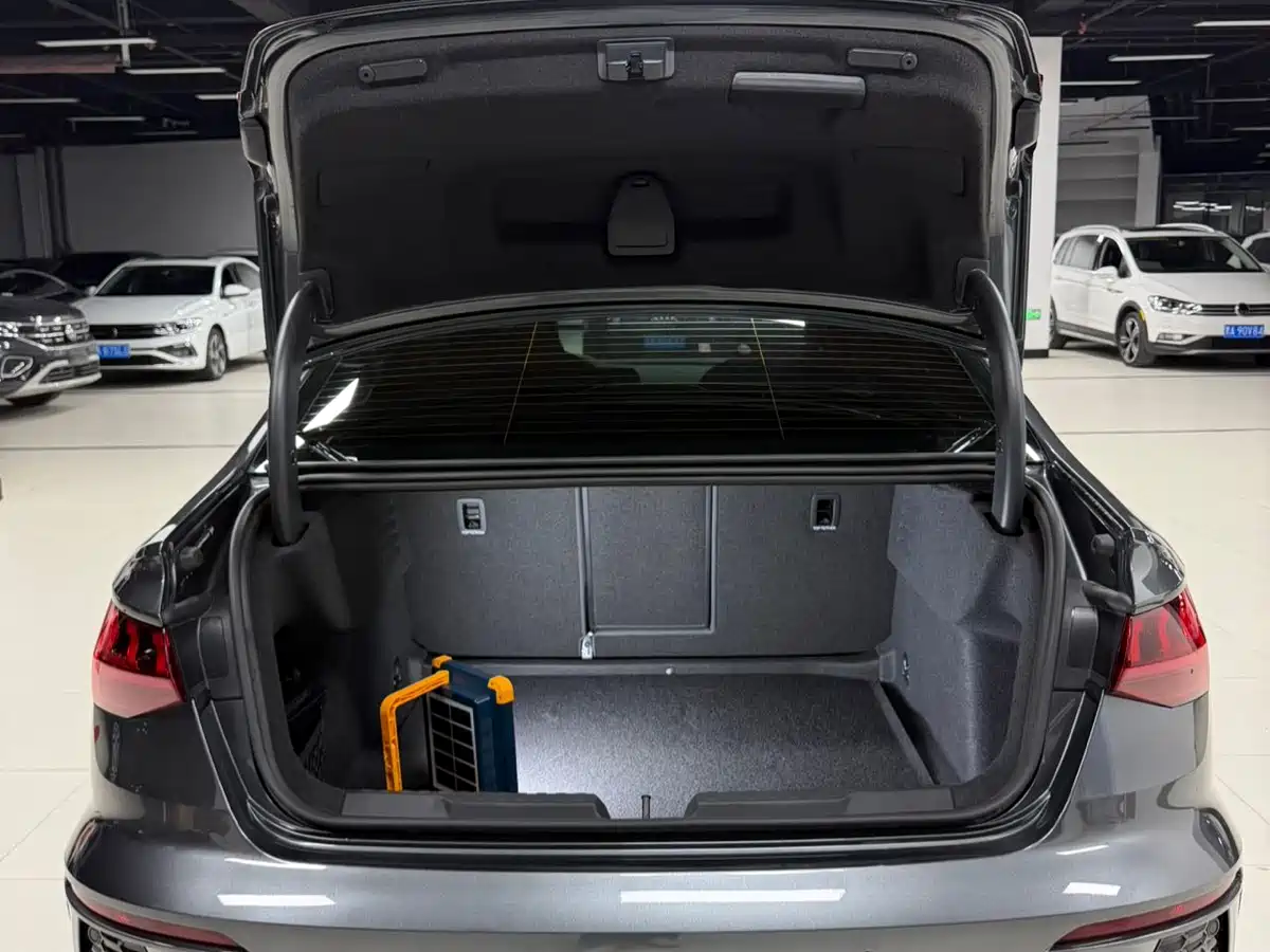 Audi A3 2023 A3L Limousine 35 TFSI Luxury Sport фото 13