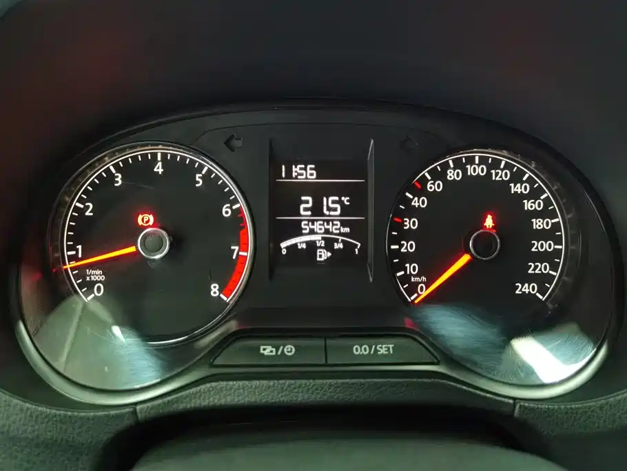 Volkswagen Polo 2016 1.4L Manual Trend фото 14