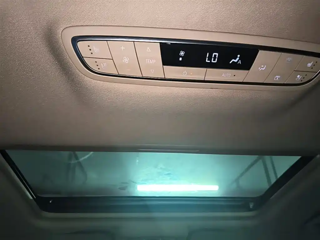 Buick GL8 2017 ES 28T Luxury China V фото 18